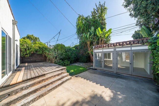 Building Photo - Warm & Inviting Venice Beach Rental Home!