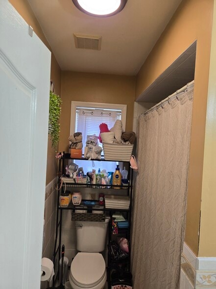 bathroom - 660 McKinley St
