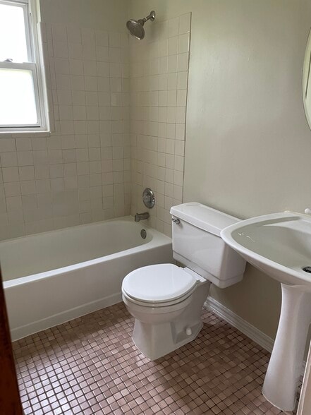 Bathroom - 5839 Monfort Hills Ave