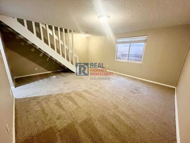 Building Photo - 392 W Rockrimmon Blvd