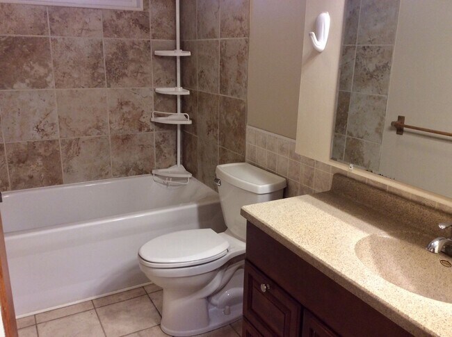 Building Photo - Cozy Single Family Home for Rent in Dickinson