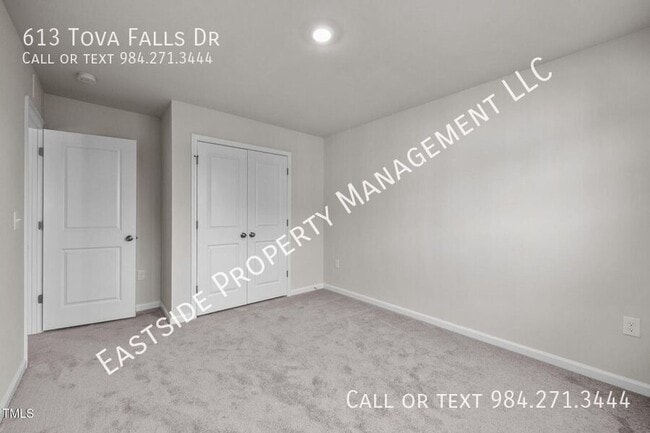 Building Photo - 613 Tova Fls Dr