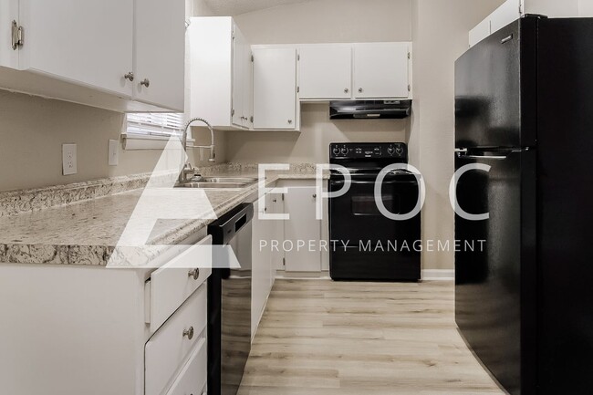 Building Photo - 5407 N Johnstown Ave