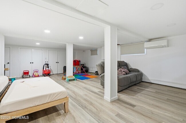 Building Photo - 227 Chatham Ave