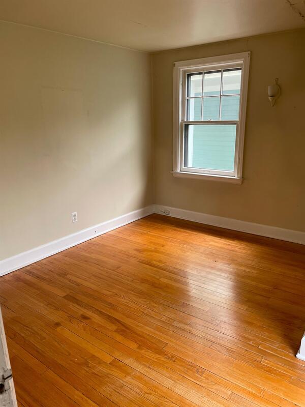 Building Photo - 927 Woodlawn Ave