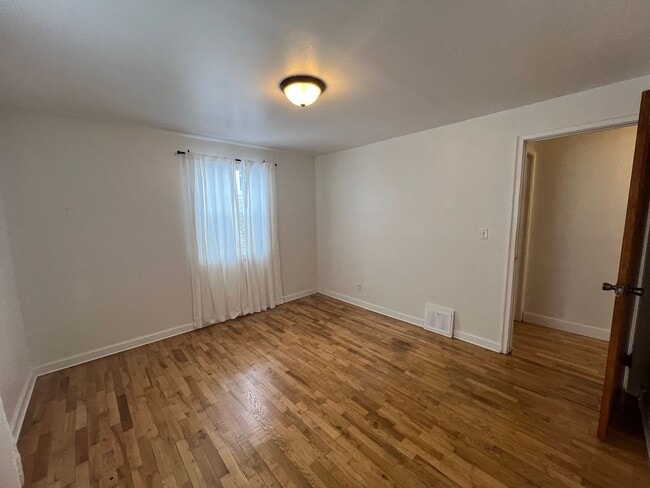 Building Photo - Click the “Apply Now” button or email wapmrentals@gmail.com for a prompt response.