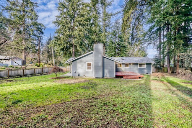 Building Photo - Freshly Updated Shoreline Home with New Carpet, Hardwood Floors & Private Yard