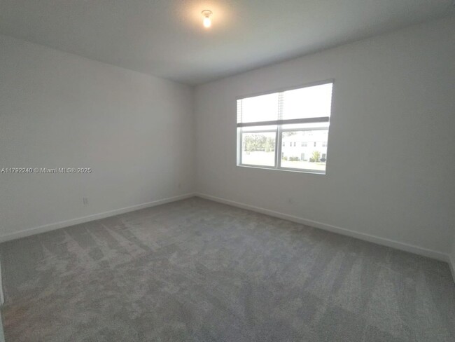 Building Photo - 537 Rivergrass St
