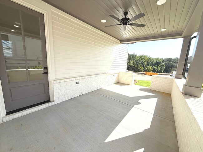 Building Photo - 4BD/4.5BA IN THE RESERVE PHASE II
