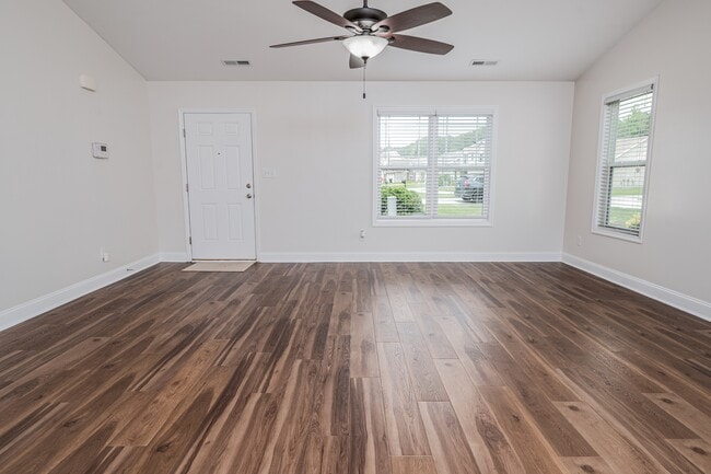 Building Photo - 312 Hawks Bluff Dr