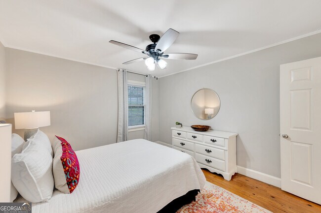 Building Photo - 192 Woods Dr NE