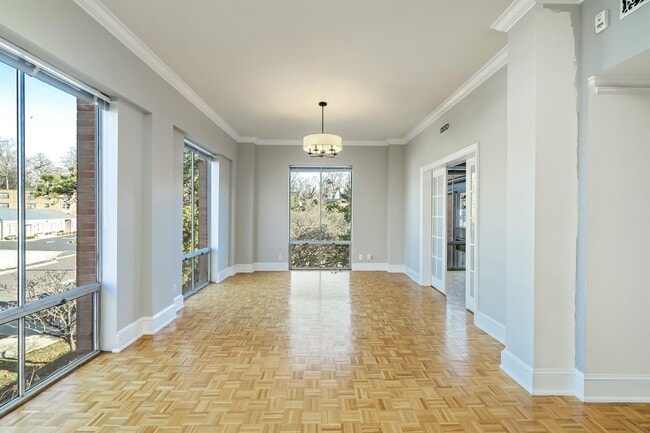 Building Photo - 1400 Kenesaw Ave