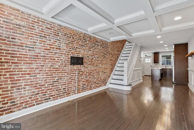 Building Photo - 212 S Robinson St