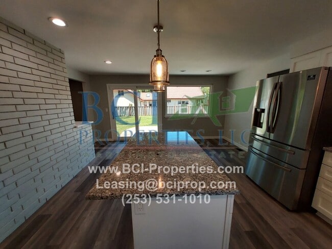Building Photo - JUST REMODELED!! THIS 3 BEDROOM AVAILABLE 6/15!