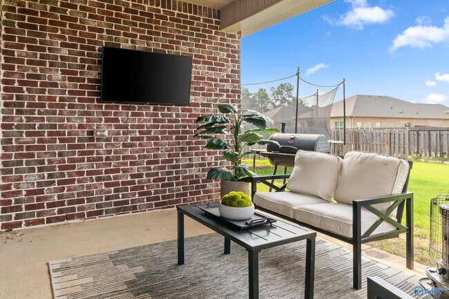 Building Photo - 107 Sunlit Grove Dr