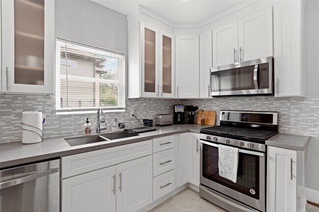 Building Photo - 5027 Wigton Dr