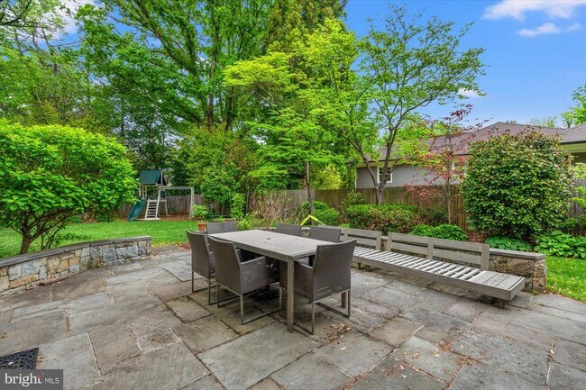 Building Photo - 3701 Blackthorn Ct