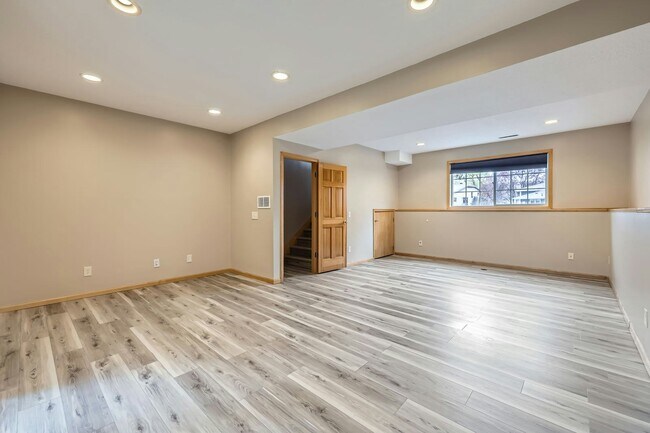 Building Photo - 12740 Eveleth Path