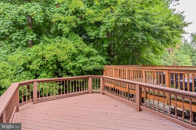 Building Photo - 8373 Millwood Dr