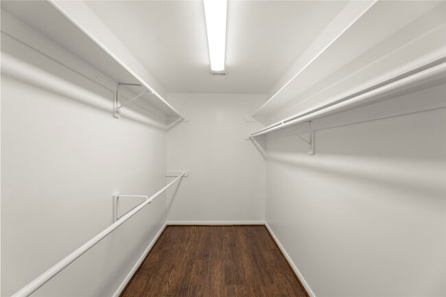 Building Photo - 1718 Charlton Oaks Ct