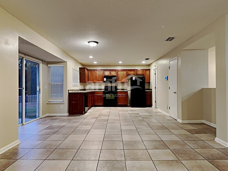 Building Photo - 86336 Augustus Ave