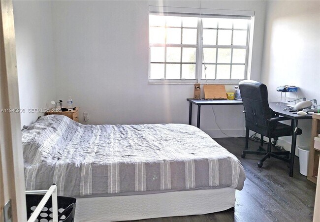 Building Photo - 101 SW 117th Ave