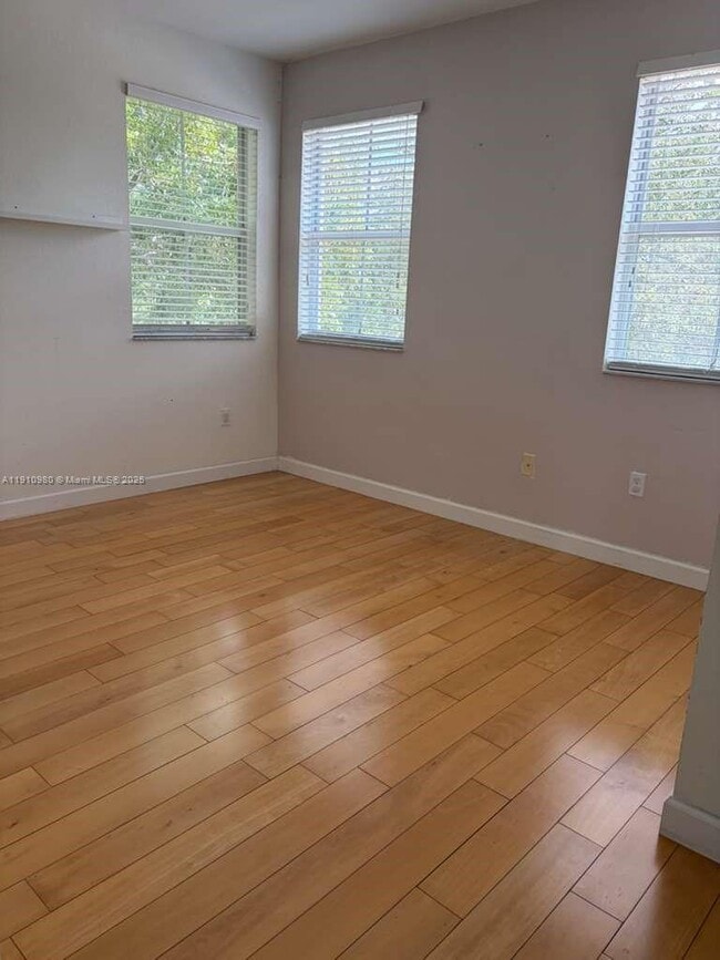 Building Photo - 8666 NW 114th Ave