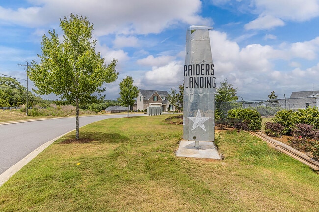 Building Photo - 166 Raiders Trail
