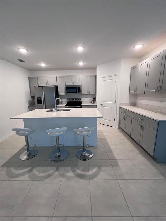 Building Photo - 424 Wayland Dr