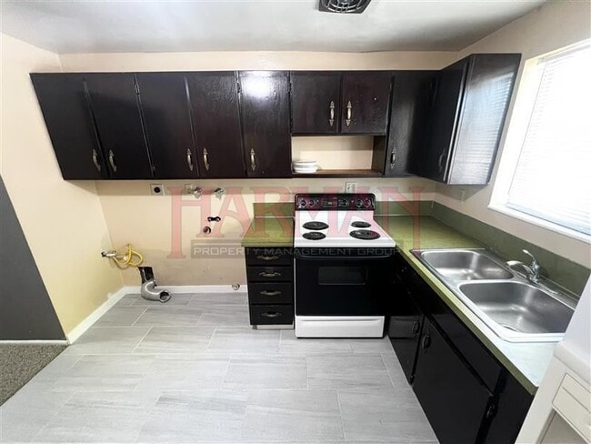 Building Photo - 1544 S 400 E