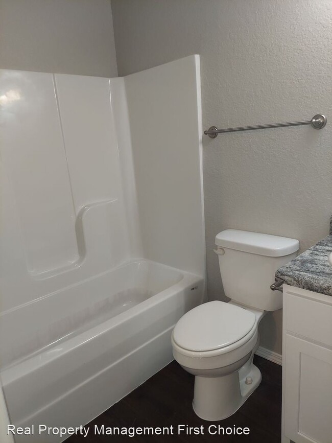 Building Photo - 2 br, 2.5 bath House - 2124 Ingalls Lane S...