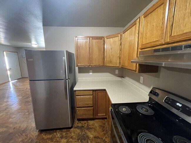 Building Photo - 109 Pear Ct