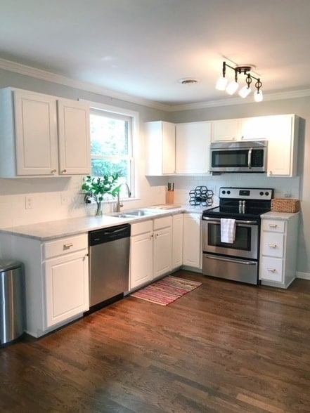 Building Photo - 547 Harding Pl