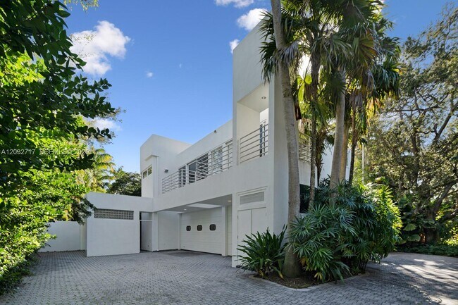 Building Photo - 6070 SW 128th St