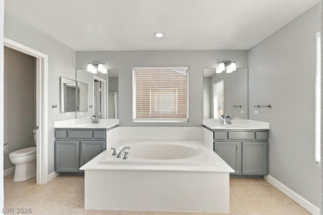 Building Photo - 5555 W Sun Temple Ave