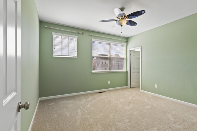 Building Photo - 10242 Spring Iris Dr