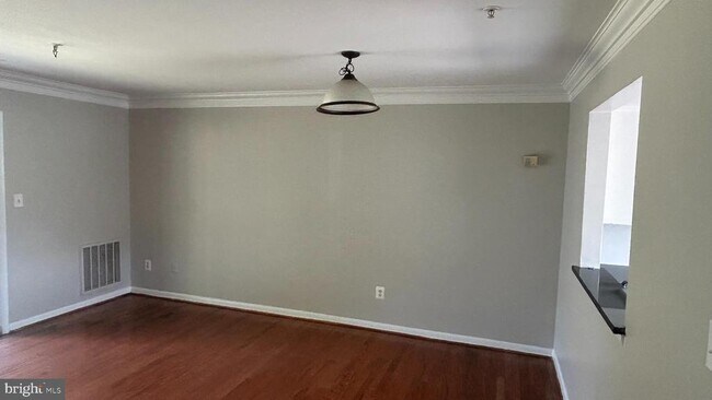 Building Photo - 1012 Spring Valley Ct