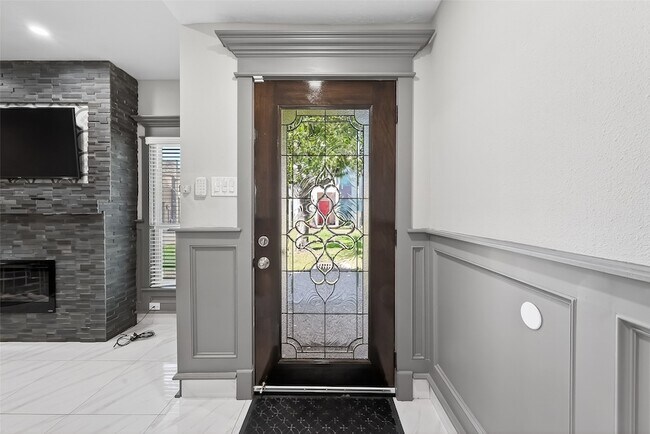 Building Photo - 11280 Braes Forest Dr