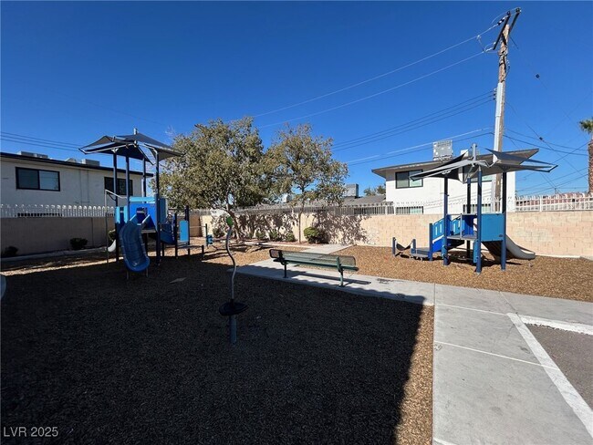 Building Photo - 2105 Sleepy Ct