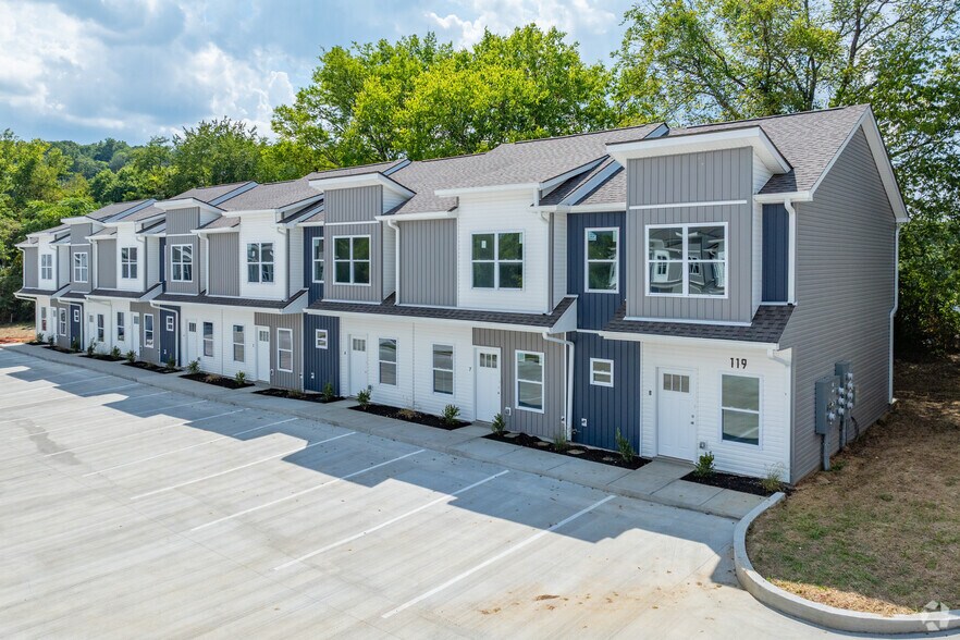 Primary Photo - Caney Commons