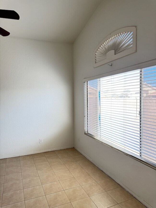 Building Photo - Jewel in South Tempe 3 bedroom rental