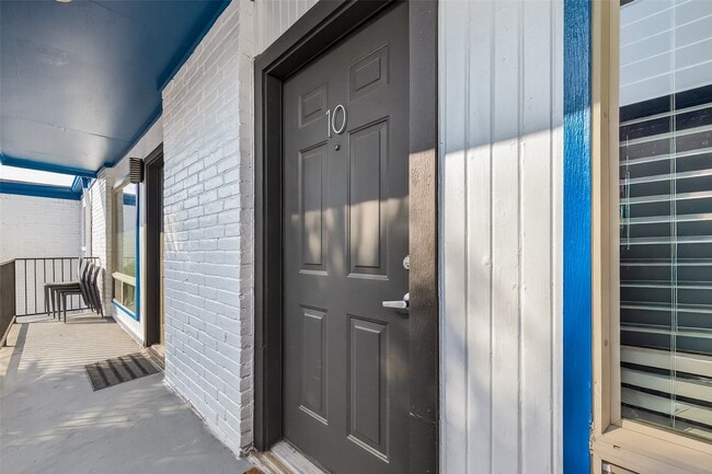 Building Photo - 2020 Huldy St