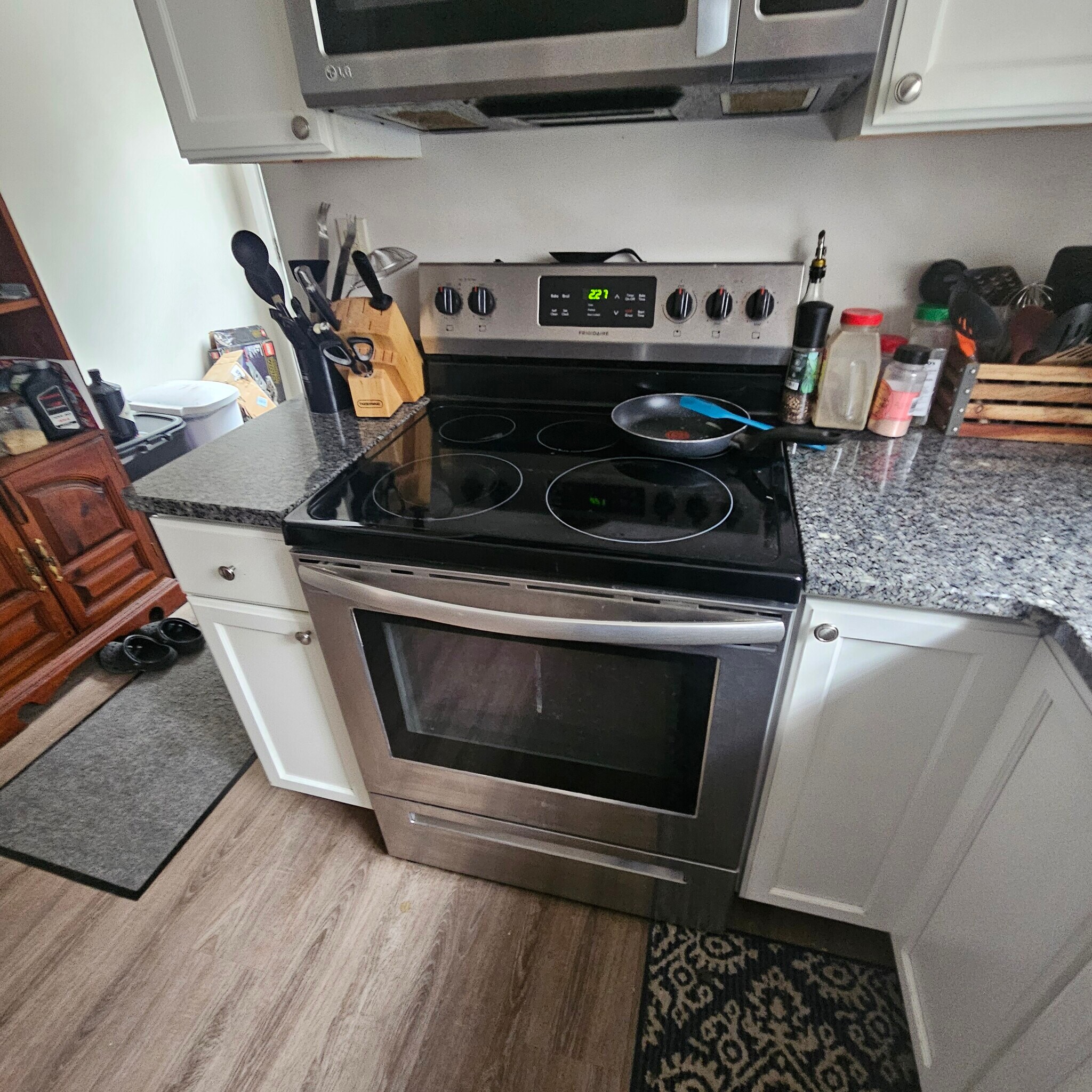 Building Photo - 137B Highrock Rd