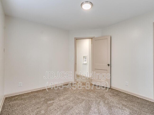 Building Photo - 901 Stansell Dr