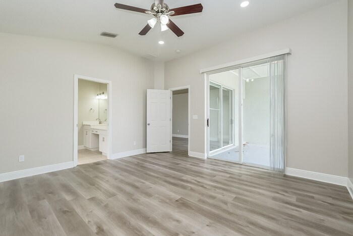 Building Photo - 2614 Vinedale Ave