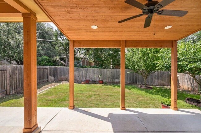 Building Photo - 121 Alondra Way