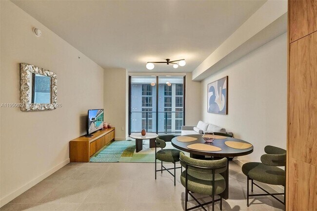 Building Photo - 11 NE 6th St