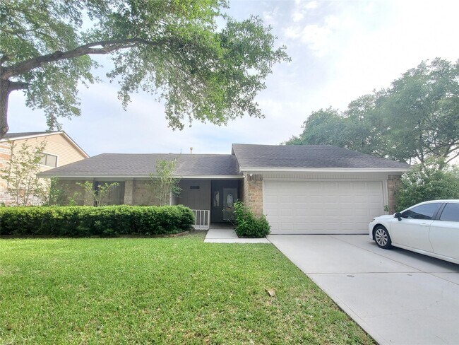 Building Photo - 3002 Frontier Dr