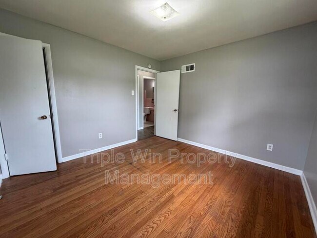 Building Photo - 1664 Talisman Ln