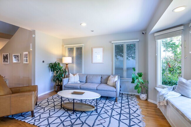 Building Photo - MODERN ARCHITECTURE W/ BEACH CHARM: BRIGHT & AIRY, 4BR3BA, 2-STORY HOME W/ OPEN & BRIGHT LIVING S...